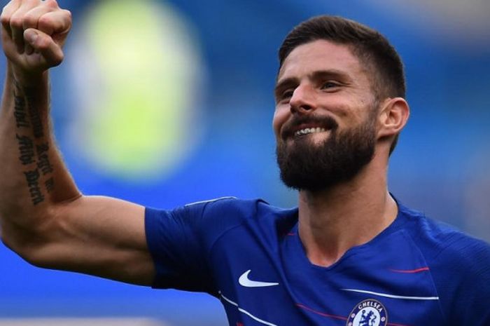 Reaksi penyerang Chelsea, OIivier Giroud, setelah mencetak gol ke gawang Cardiff City dalam partai Liga Inggris di Stamford Bridge, London, 15 September 2018.