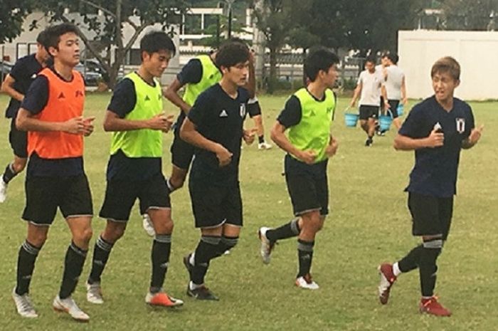 Para pemain Timnas U-19 Jepang menggelar sesi latihan menjelang hadapi Timnas U-19 Indonesia.