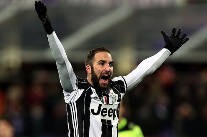 Reaksi penyerang Juventus, Gonzalo Higuain, dalam laga Serie A kontra Fiorentina di Stadion Artemio Franchi, Firenze, 15 Januari 2017.