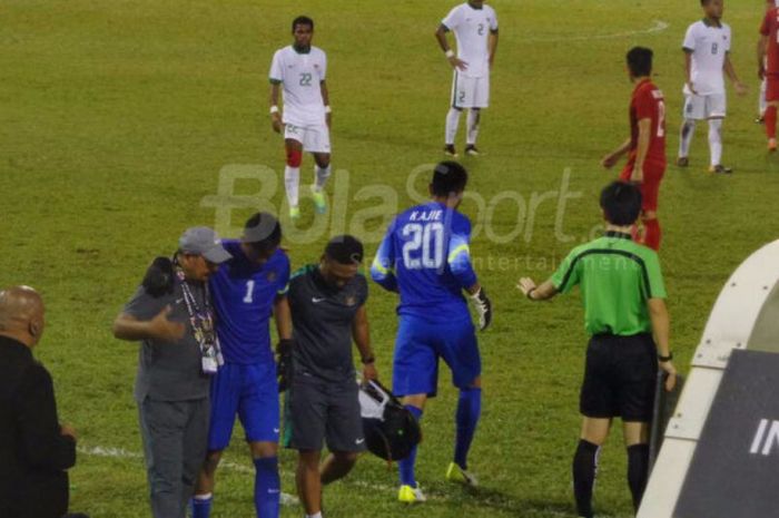 Kartika Ajie masuk menggantikan Satria Tama yang cedera pada pertandingan Indonesia vs Vietnam di Selayang, Selasa (22/8/2017). 