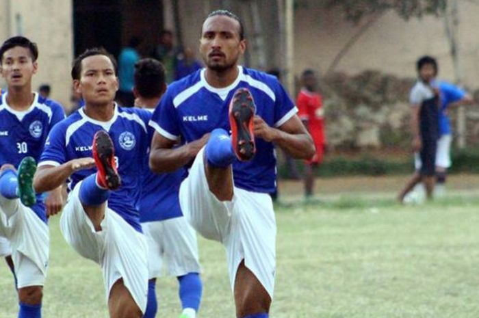 Rohit Chand bersama Timnas Nepal sedang melakukan persiapan jelang Piala SAFF di Dhaka, Bangladesh, Senin (3/9/2018).