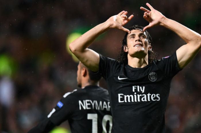 Ekspresi penyerang Paris Saint-Germain, Edinson Cavani, dalam pertandingan Grup B Liga Champions di  Stadion Celtic Park, Skotlandia, Rabu (13/9/2017) dini hari WIB.