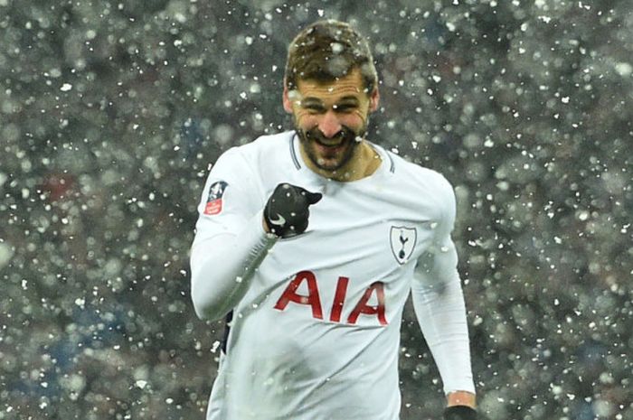 Fernando Llorente merayakan gol Tottenham Hotspur ke gawang Rochdale pada pertandingan Piala FA di Stadion Wembley, Rabu (28/2/2018). 