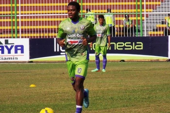 Striker incaran Persib, Osas Saha.