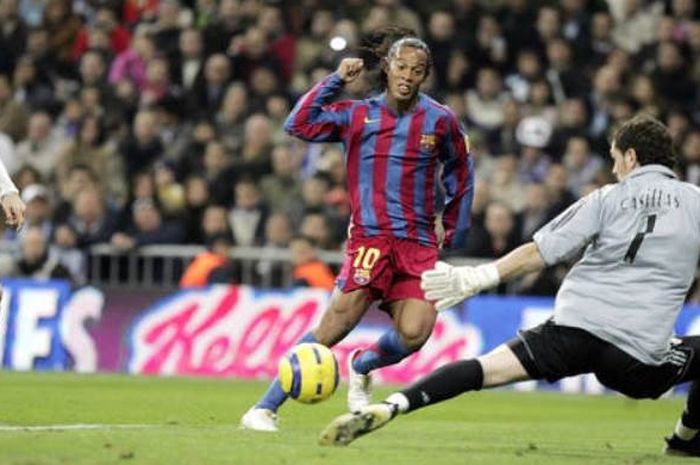 Ronaldinho mencetak gol ke gawang Iker Casillas setelah mengelabui Sergio Ramos di sisi kanan pertahanan Real Madrid. Ronaldinho menjadi pemain kedua yang menerima standing ovation di Stadion Santiago Bernabeu.