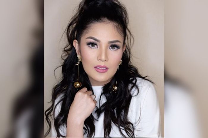 instagram @nindyparasadyharsono