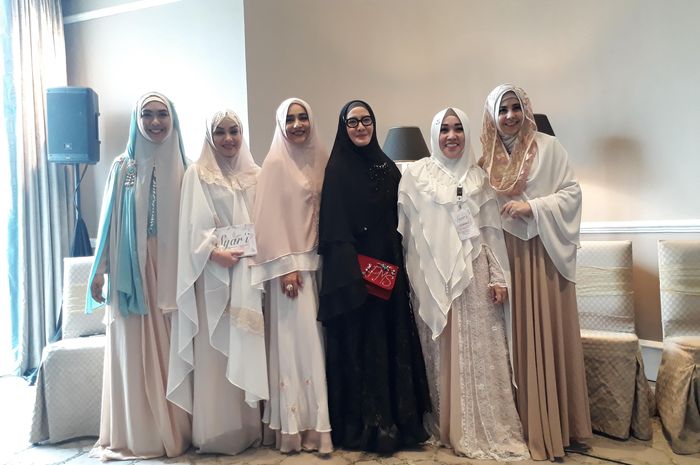 Acara Syar'i Community Indonesia bersama artis Cindy Fatikasari, Peggy Melati Sukma, Oki Setiana Dewi, dan Risty Tagor di Hotel Grand Mahakam, 22 Februari 2017.