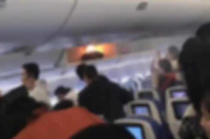 Momen saat powerbank terbakar saat di dalam pesawat