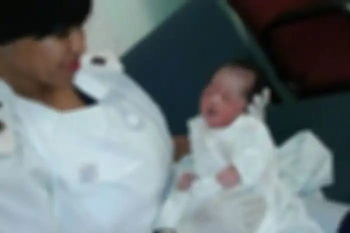 Bayi alami hipotermia dan sesak nafas saat dirawat.