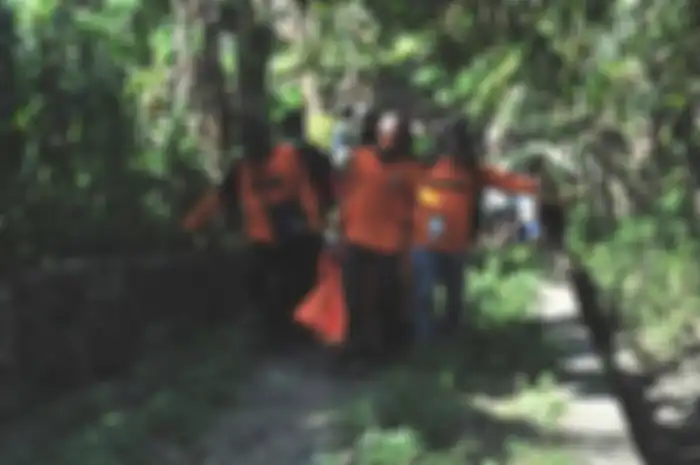 Warga Pringapus, Kabupaten Semarang digemparkan oleh penemuan sesosok mayat perempuan di tengah kebun jagung.