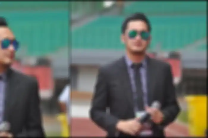 Inilah cerita pengalaman pribadi seorang presenter sepakbola yang tergerak mengamankan suporter dari emosi para suporter rival. 