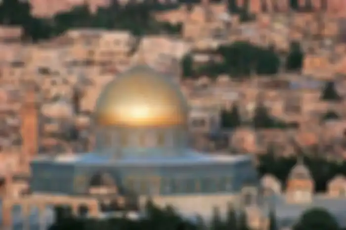 Video gerbang Masjid Al-Aqsa disemprot air comberan viral.
