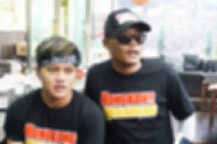 Penyanyi Rizky Febian dan sang ayah komedian Sule Sutisna saat diabadikan di Senayan City, Jakarta P