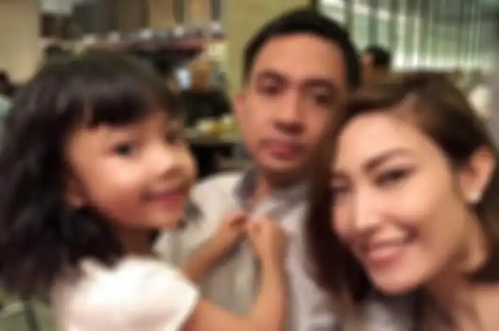 Keluarga Ayu Dewi