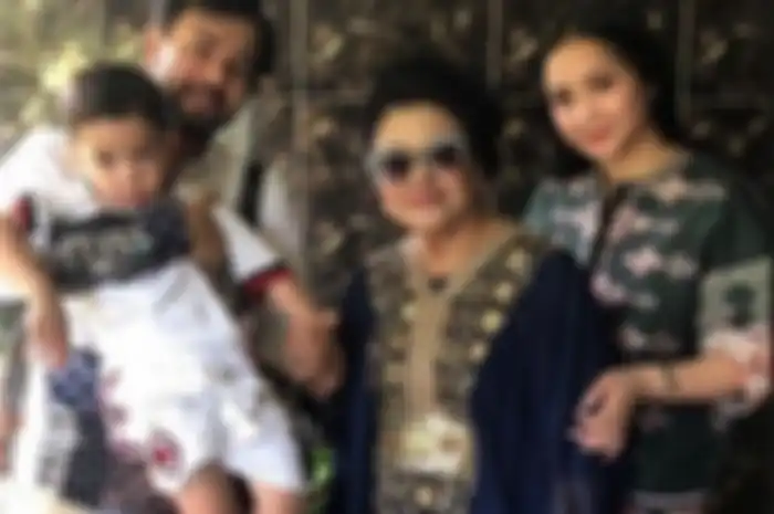 Keluarga Raffi Ahmad dan Mami Popon