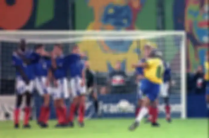 Mungkinkah Tendangan Bebas Legendaris Roberto Carlos Terjadi Lagi?
