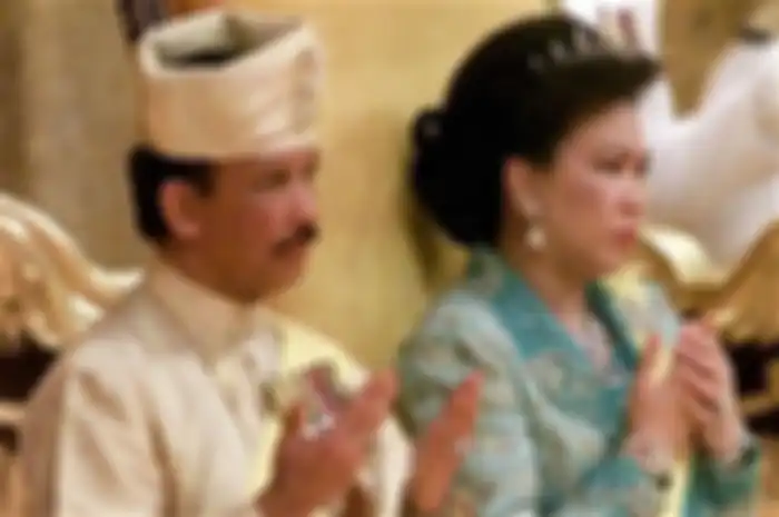 Sultan Brunei Hassanal Bolkiah dan istri keduanya, Mariam Aziz