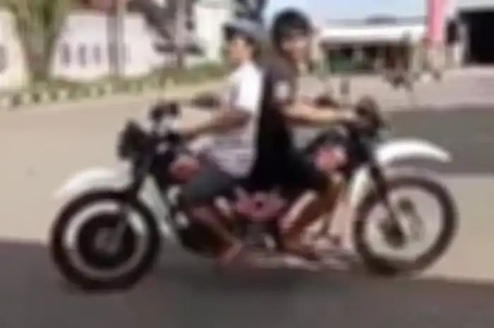 Motor Muka Dua