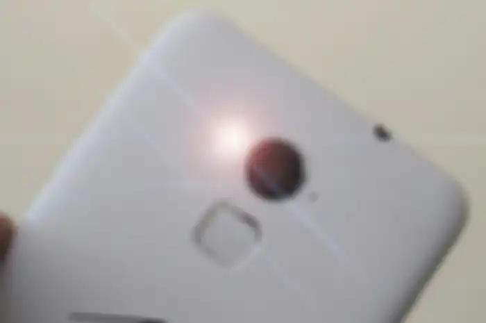 led flash pada smartphone