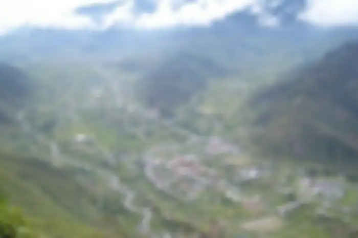 Kota Mulia berada di daerah Puncak Jaya Wijaya, Papua. Kota ini diberi gelar sebagai kota terdingin di Indonesia, lho. 