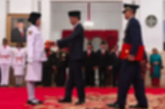 Suci Izdihar Hulwa menjadi salah satu dari 68 anggota Pasukan Pengibar Bendera Pusaka ( Paskibraka) yang dikukuhkan Presiden Joko Widodo .