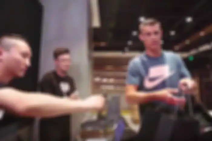 Cristiano Ronaldo belanja sneakers.