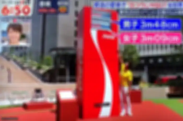 Coca-Cola Jepang Bikin Vending Machine Raksasa Setinggi 3,6 Meter