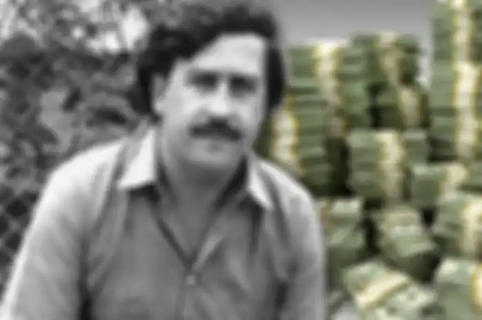 Pablo yang terlahir dari Medellin, dalam situasi lingkungan sosial yang bergejolak mulai bergaul dengan sindikat penjahat sejak kecil.