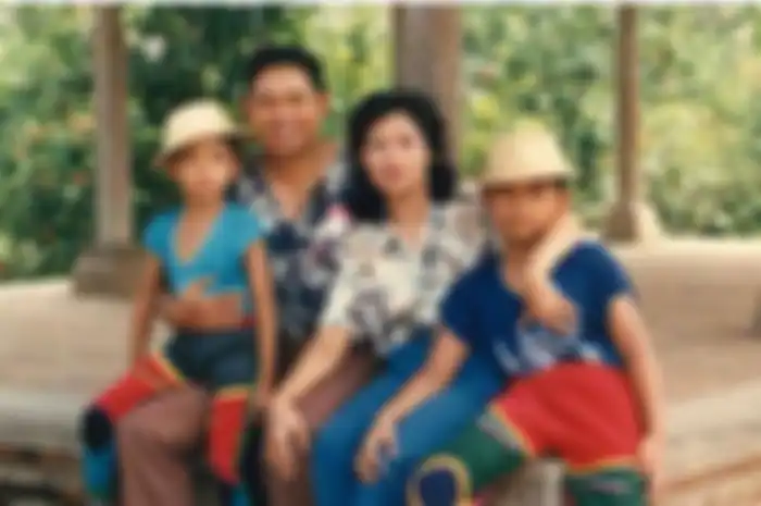 Unggahan Ani Yudhoyono yang menampilkan potret keluarganya pada tahun 1985