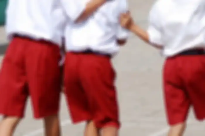 Sikap diskriminatif diterima oleh tiga anak yatim piatu yang diketahui terinfeksi HIV di Sumatera Utara. Benarkah HIV mudah menular?