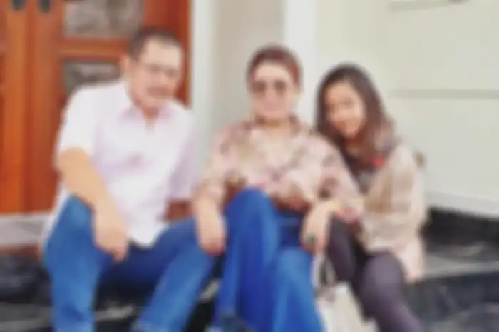 Mayangsari dan Bambang Trihatmodjo dan putrinya, Khirani 