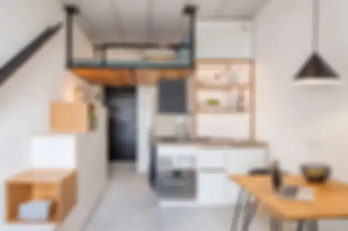 Secara logika maupun secara ilmu Feng Shui, desain dapur dan ruang keluarga atau ruang tamu ini dinilai kurang baik.