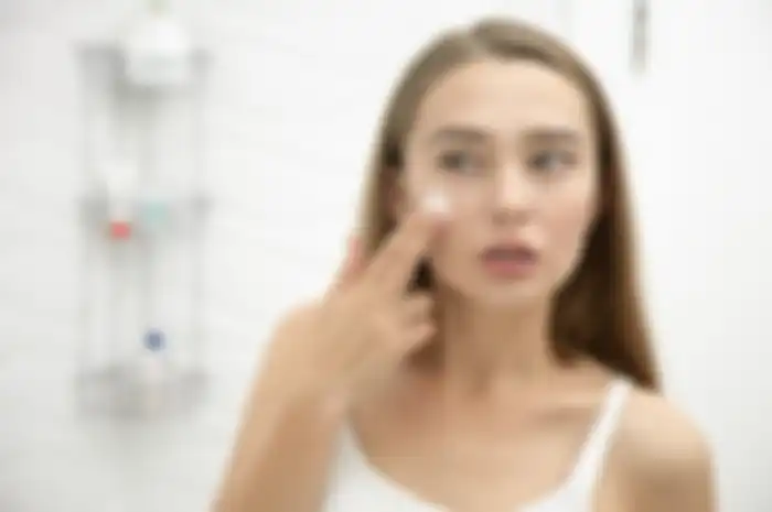 Bahan berbahaya hydroquinone atau merkuri di produk makeup dan skincare