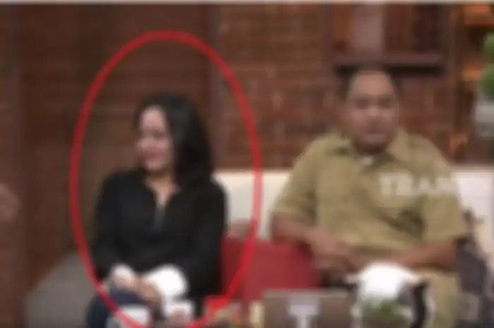 Jauh Lebih Muda dan Cantik, Ternyata Profesi Istri Kedua Azis Gagap Ini Sukses Bikin Dapur Ngebul & Tak Kalah Mentereng Dari Suami!