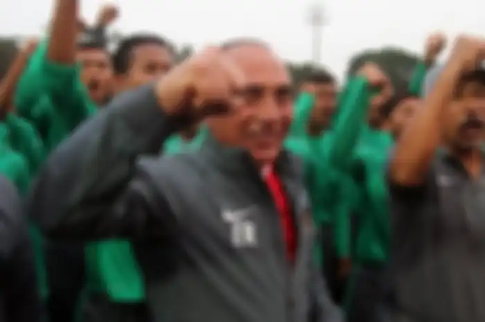 Edy Rahmayadi bersama pemain dan pelatih TImnas Indonesia U-16