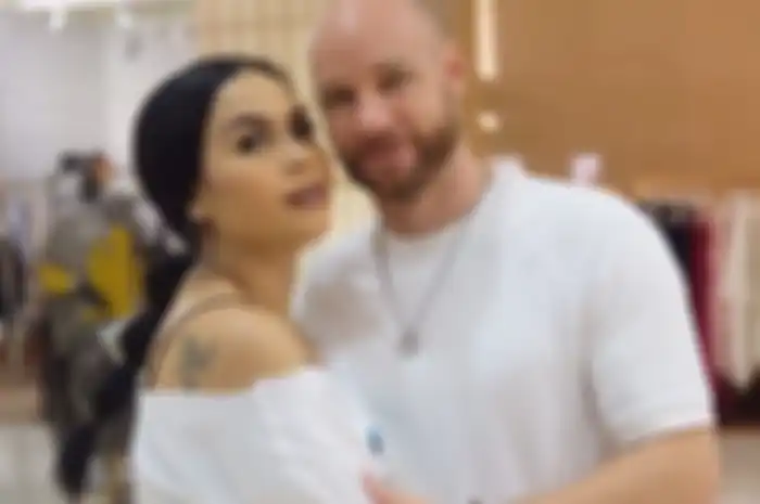 Melaney Ricardo dan Tyson James Lynch