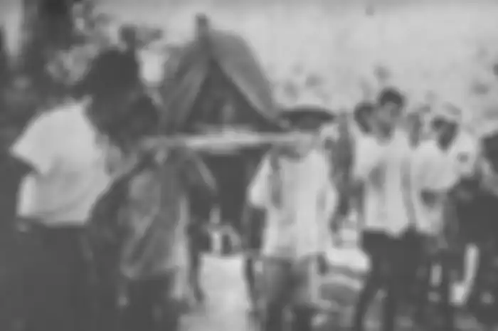 Jenderal Soedirman kala memimpin perang gerilya terhadap Agresi Militer II Belanda.