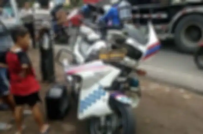 Motor Patwal rusak parah ditabrak Pajero