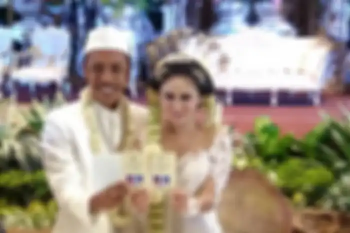 Potret bahagia Pemeran Mas Pur di sinetron Tukang Ojek Pentolan, Furry Setya menikah dengan Dwinda 