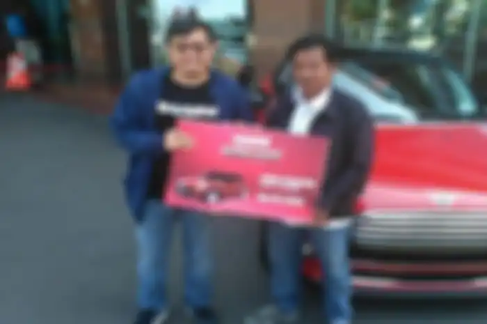 Dedi Heryadi saat mengambil hadiah MINI Cooper