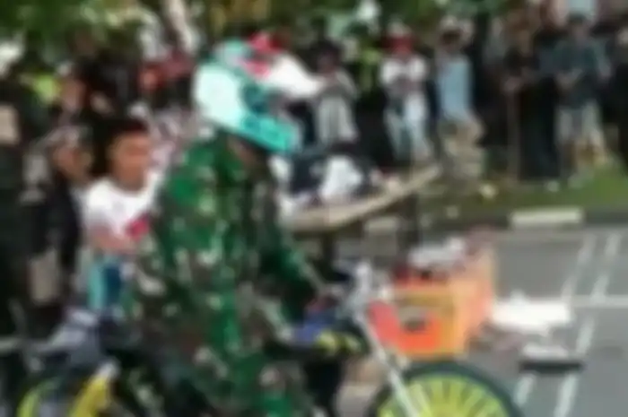 Seragam lengkap dan sepatu dinas turun balap drag bike