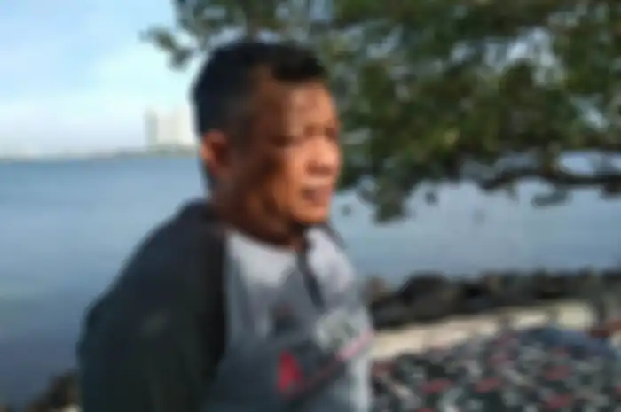 Keluarga dari 64 korban pesawat Lion Air JT 610 masih berusaha mencari jasad yang belum ditemukan.