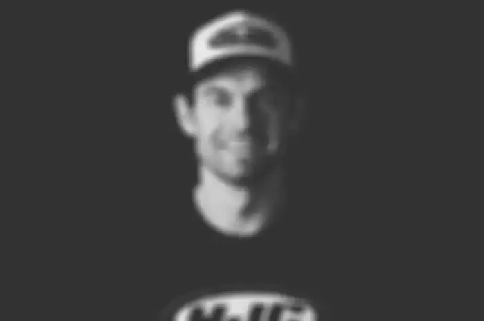 Cal Crutchlow tahun baru ganti helm baru pakai HJC