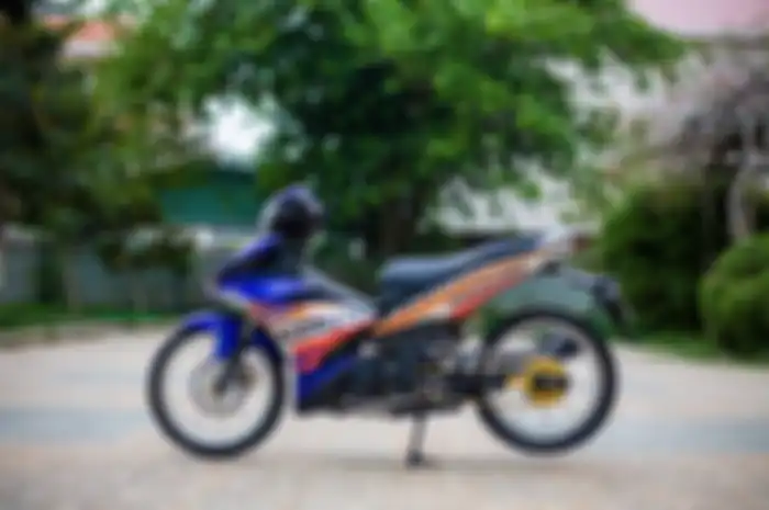 Tampilannya MX King ini ternyata cocok dengan livery Repsol