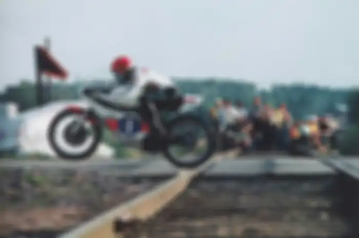 Giacomo Agostini di sirkuit Imatra pada musim 1975