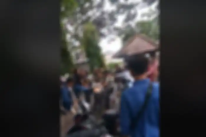 Kericuhan saat pemilihan Ketua BEM di Universitas Mataram, Kamis kemarin (3/1).