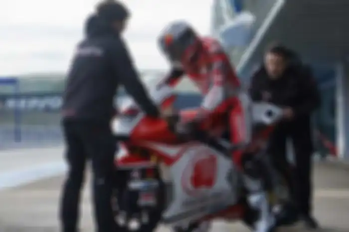 Dimas Ekky Pratama tes motor Kalex mesin Triumph 765 cc di Jerez