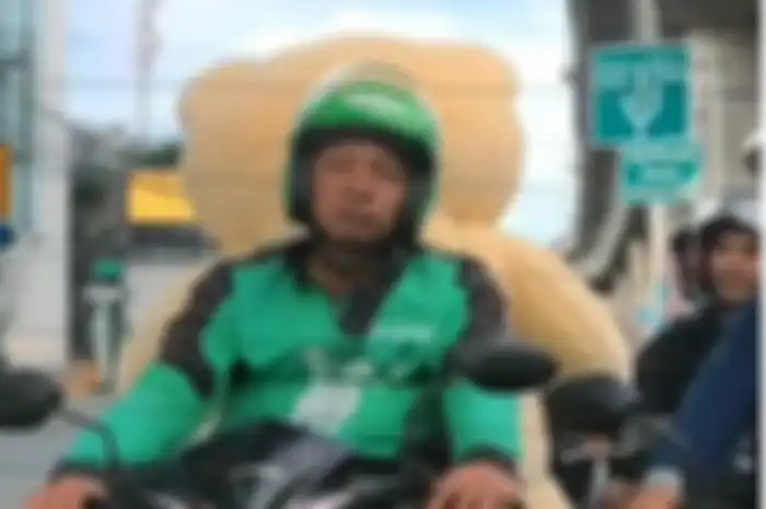 Artis Ringgo Agus Rahman Terciduk Sedang Narik Go-Jek