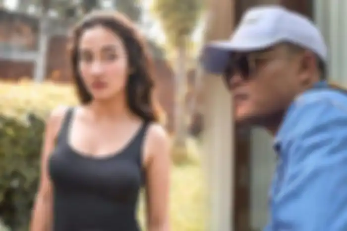 Sule dikabarkan sudah memiliki kekasih baru yang berusia 22 tahun. Namanya Naomi Zaskia merupakan gadis cantik blasteran Bali-Jerman.