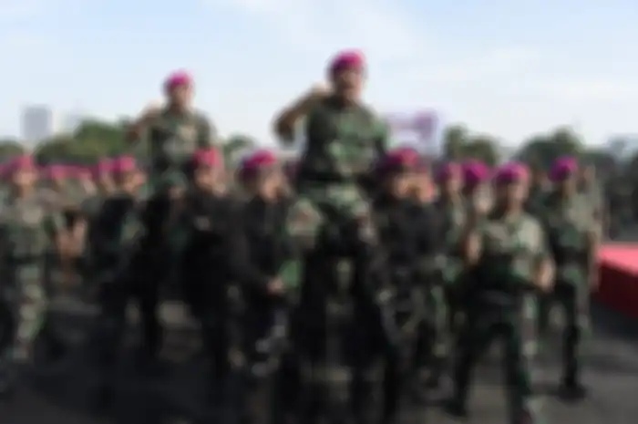 Panglima TNI Marsekal TNI Hadi Tjahjanto, S.I.P. memimpin Apel Khusus Satuan Marinir yang diikuti ol